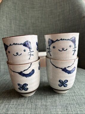 Japanese cat Handmade Ceramic kitty adorable tea Sake Cups Set of 4 cute signed
